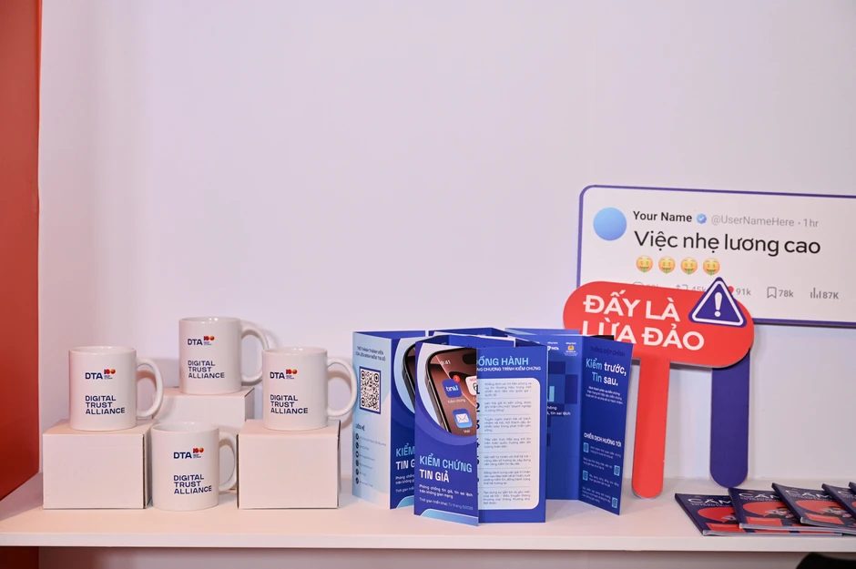 Diễn đàn về niềm tin số tài chính trong kỷ nguyên AI đang diễn ra sáng nay: Đen xuất hiện lịch lãm, Bảo Ngọc giản dị mà nổi bần bật