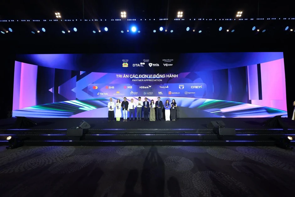 KOL Summit 2026: 34 CLB Niềm tin số và 1.500 khách mời ký cam kết đồng hành kiến tạo niềm tin số KOL Summit 2026: 34 CLB Niềm tin số và 1.500 khách mời ký cam kết đồng hành kiến tạo niềm tin số