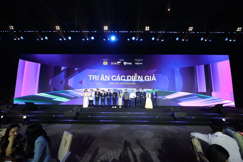KOL Summit 2026: 34 CLB Niềm tin số và 1.500 khách mời ký cam kết đồng hành kiến tạo niềm tin số KOL Summit 2026: 34 CLB Niềm tin số và 1.500 khách mời ký cam kết đồng hành kiến tạo niềm tin số