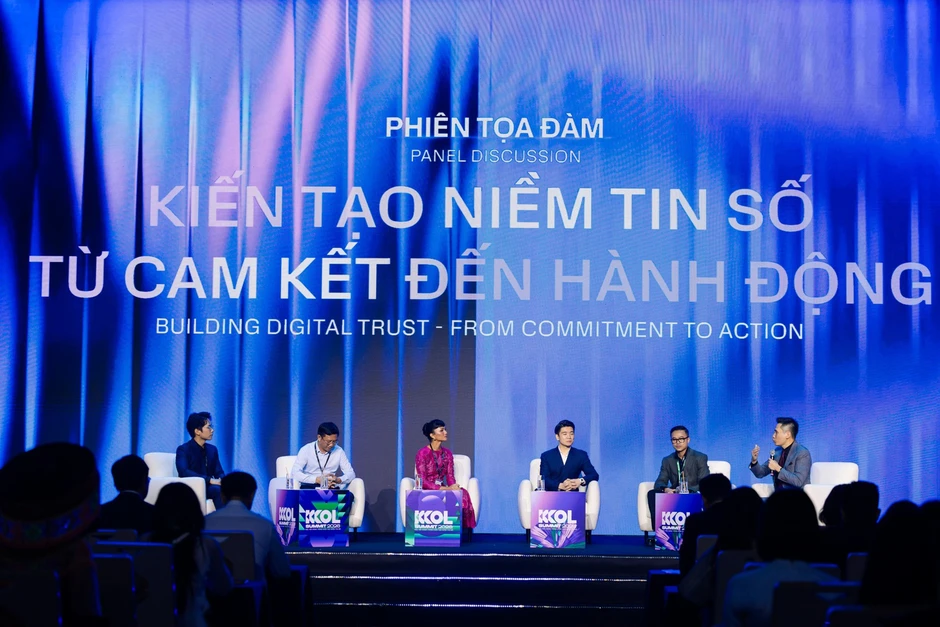 KOL Summit 2026: 34 CLB Niềm tin số và 1.500 khách mời ký cam kết đồng hành kiến tạo niềm tin số KOL Summit 2026: 34 CLB Niềm tin số và 1.500 khách mời ký cam kết đồng hành kiến tạo niềm tin số