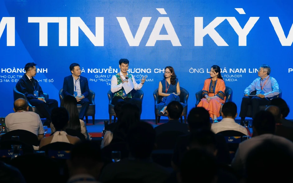 Nghệ sĩ Xuân Bắc kể cuộc điện thoại báo trúng 50 triệu, Đen Vâu và dàn nghệ sĩ nói thẳng về trách nhiệm người nổi tiếng trên MXH Nghệ sĩ Xuân Bắc kể cuộc điện thoại báo trúng 50 triệu, Đen Vâu và dàn nghệ sĩ nói thẳng về trách nhiệm người nổi tiếng trên MXH
