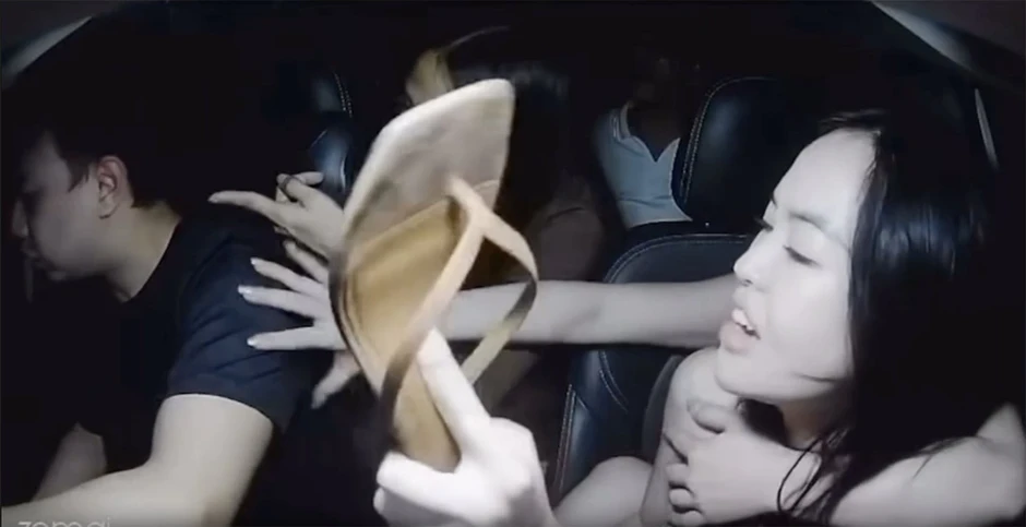 Nhóm khách nữ hành hung tài xế taxi ở Quảng Ninh