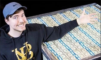 YouTuber giàu nhất thế giới bất ngờ hé lộ sự thật gây sốc, hết tiền phải đi vay khắp nơi, tiền trong tài khoản còn ít hơn lượng subs