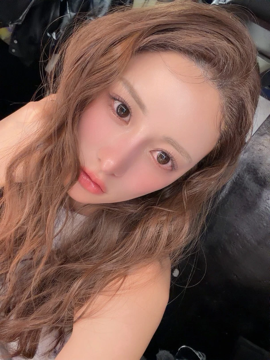 "Búp bê sống" trong show hẹn hò bất hảo: Ngoài đời khác xa hình tượng bad girl "Búp bê sống" trong show hẹn hò bất hảo: Ngoài đời khác xa hình tượng bad girl