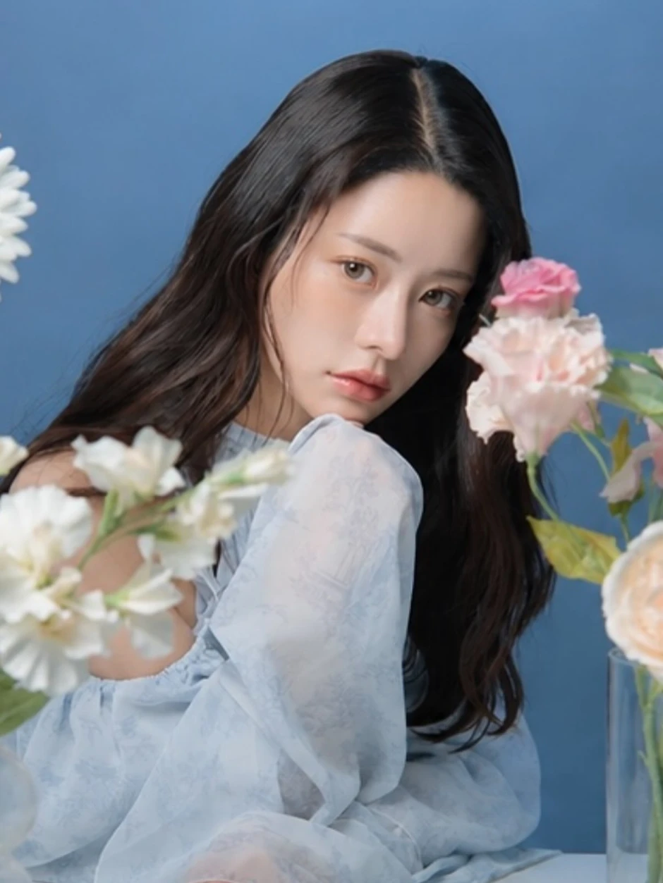 "Búp bê sống" trong show hẹn hò bất hảo: Ngoài đời khác xa hình tượng bad girl "Búp bê sống" trong show hẹn hò bất hảo: Ngoài đời khác xa hình tượng bad girl