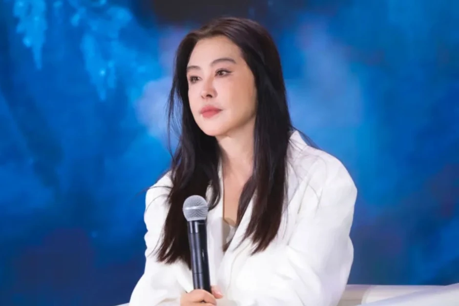 "Đệ nhất mỹ nhân châu Á" xuất hiện với gương mặt khác, netizen tiếc mãi không thôi