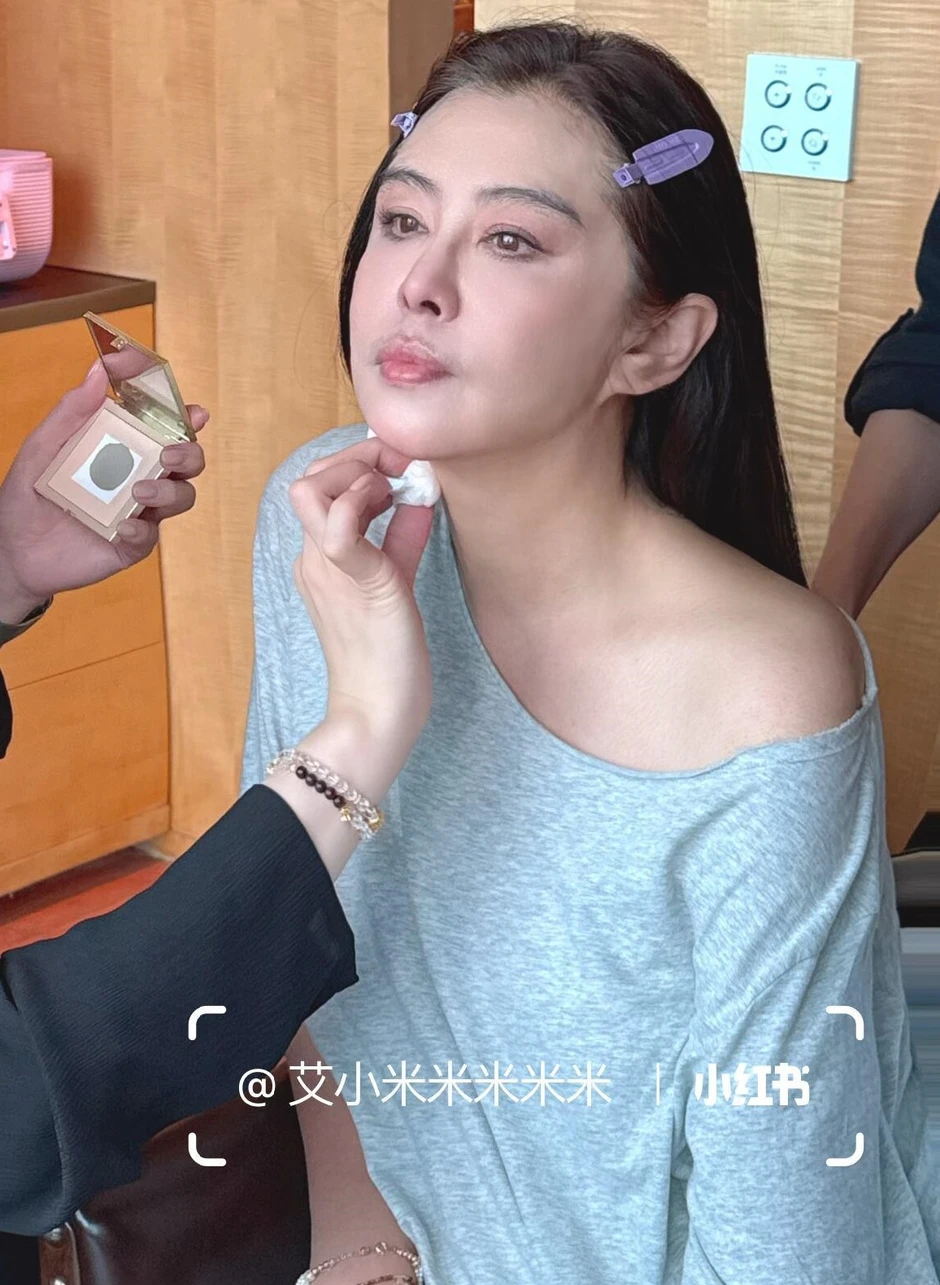 "Đệ nhất mỹ nhân châu Á" xuất hiện với gương mặt khác, netizen tiếc mãi không thôi
