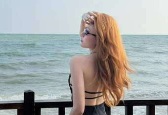 "Em gái Trấn Thành" khoe lưng trần quyến rũ tại Phan Thiết, body "vòng nào ra vòng nấy"