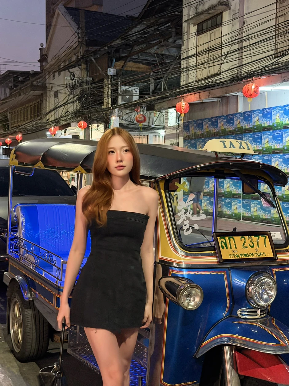 "Em gái Trấn Thành" khoe lưng trần quyến rũ, vòng eo vạn người mê sau khi giảm 12kg