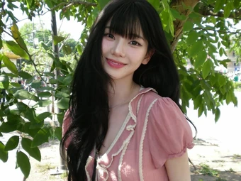 "Nữ thần AI" tung loạt ảnh đời thường đẹp như phim điện ảnh: Mặt mộc đúng chuẩn tình đầu quốc dân