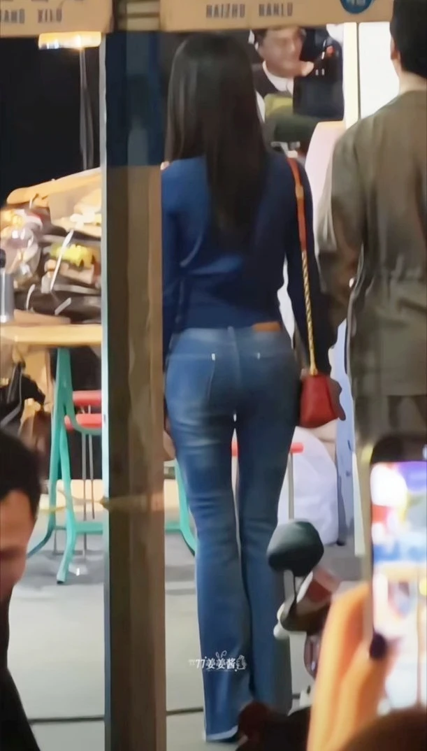"Visual vô thực": Mỹ nhân sở hữu thân hình xô đổ mọi chuẩn mực, netizen xem xong "không muốn yêu ai"