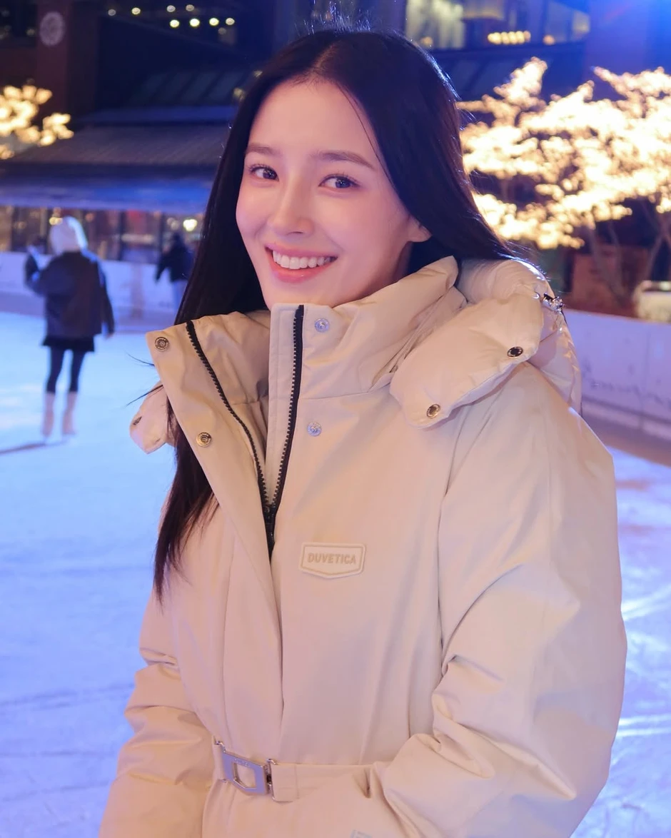 10 mỹ nhân đẹp nhất thế giới 2026: Địch Lệ Nhiệt Ba xếp sau Jisoo (BLACKPINK), hạng 1 visual xô đổ mọi chuẩn mực