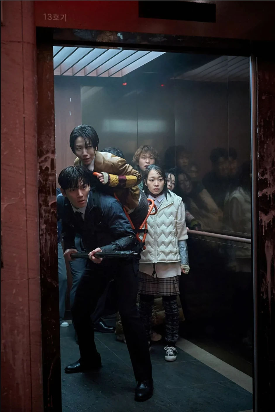 10 năm mới lại có phim Hàn hay như Train to Busan: Nữ chính là "phao chống flop", cơn lốc quét ngang toàn cầu