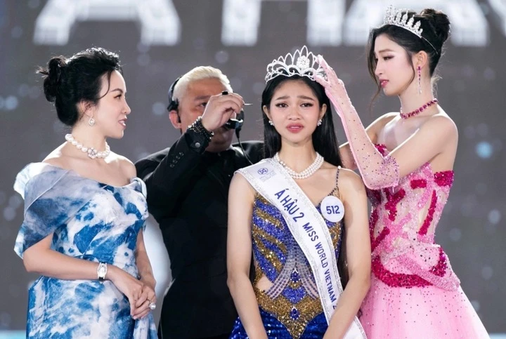 Á hậu để mặt mộc đóng Trại Buôn Người: Tuổi thơ khó khăn, từng bị chê nhan sắc