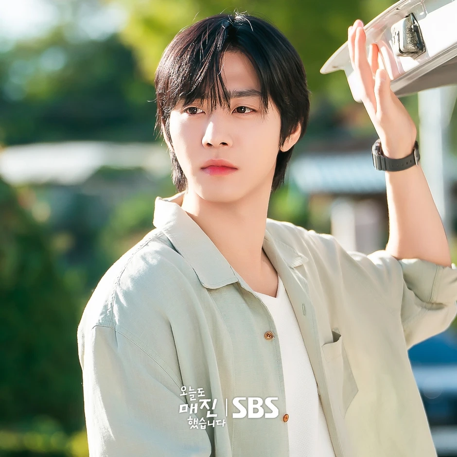 Ahn Hyo Seop hóa anh nông dân mặt đẹp như điêu khắc Ahn Hyo Seop hóa anh nông dân mặt đẹp như điêu khắc