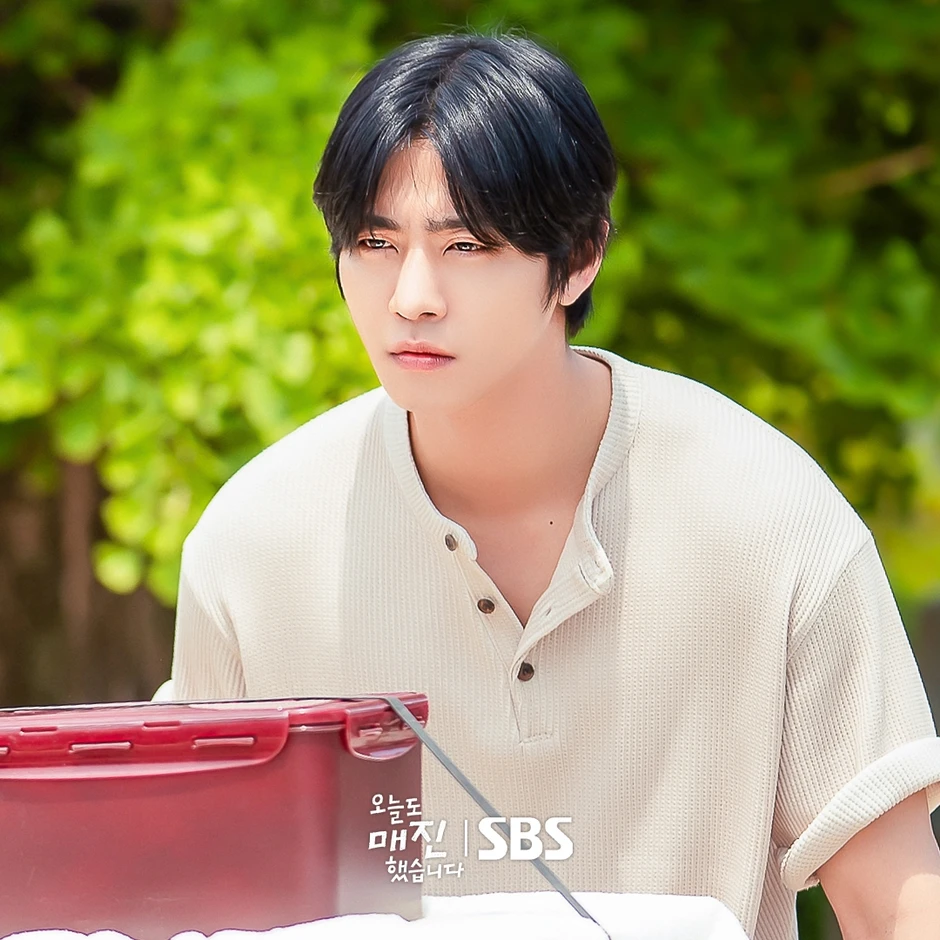 Ahn Hyo Seop hóa anh nông dân mặt đẹp như điêu khắc Ahn Hyo Seop hóa anh nông dân mặt đẹp như điêu khắc