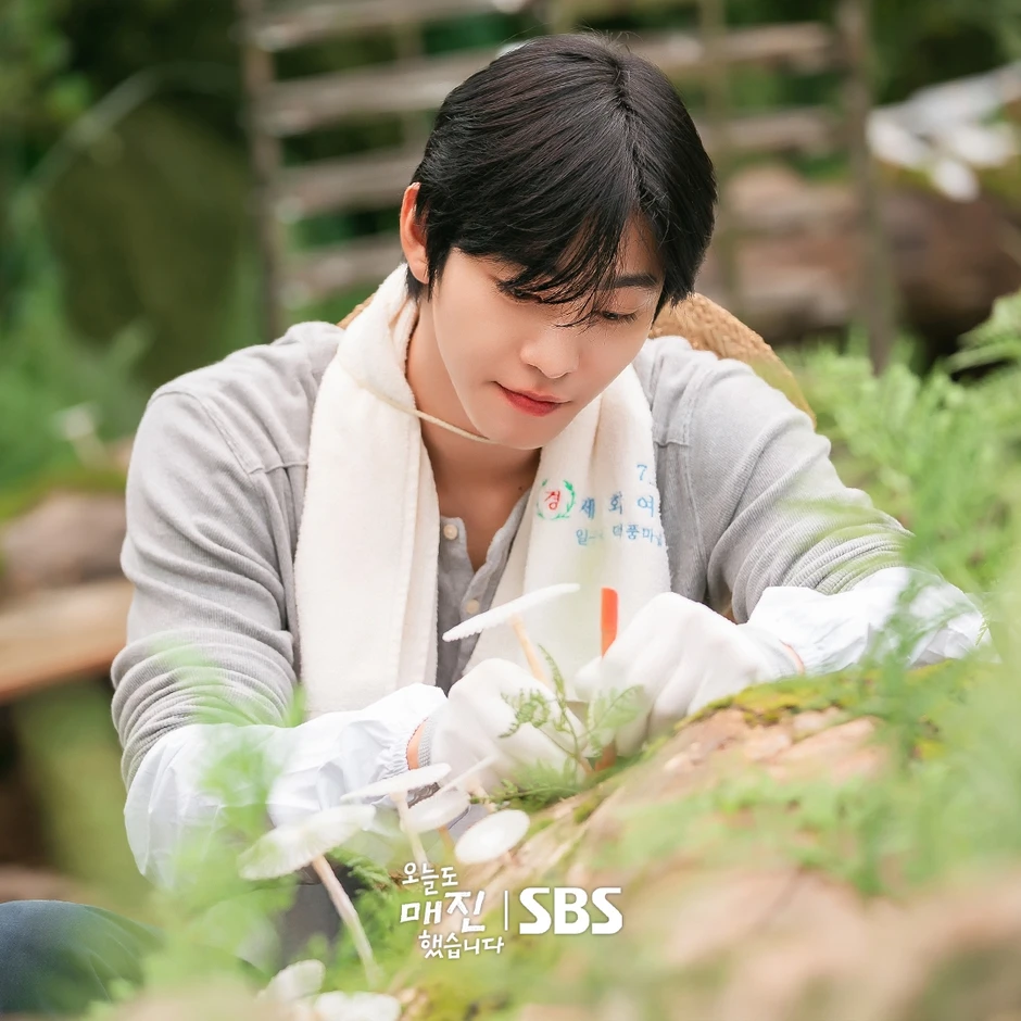 Ahn Hyo Seop hóa anh nông dân mặt đẹp như điêu khắc Ahn Hyo Seop hóa anh nông dân mặt đẹp như điêu khắc