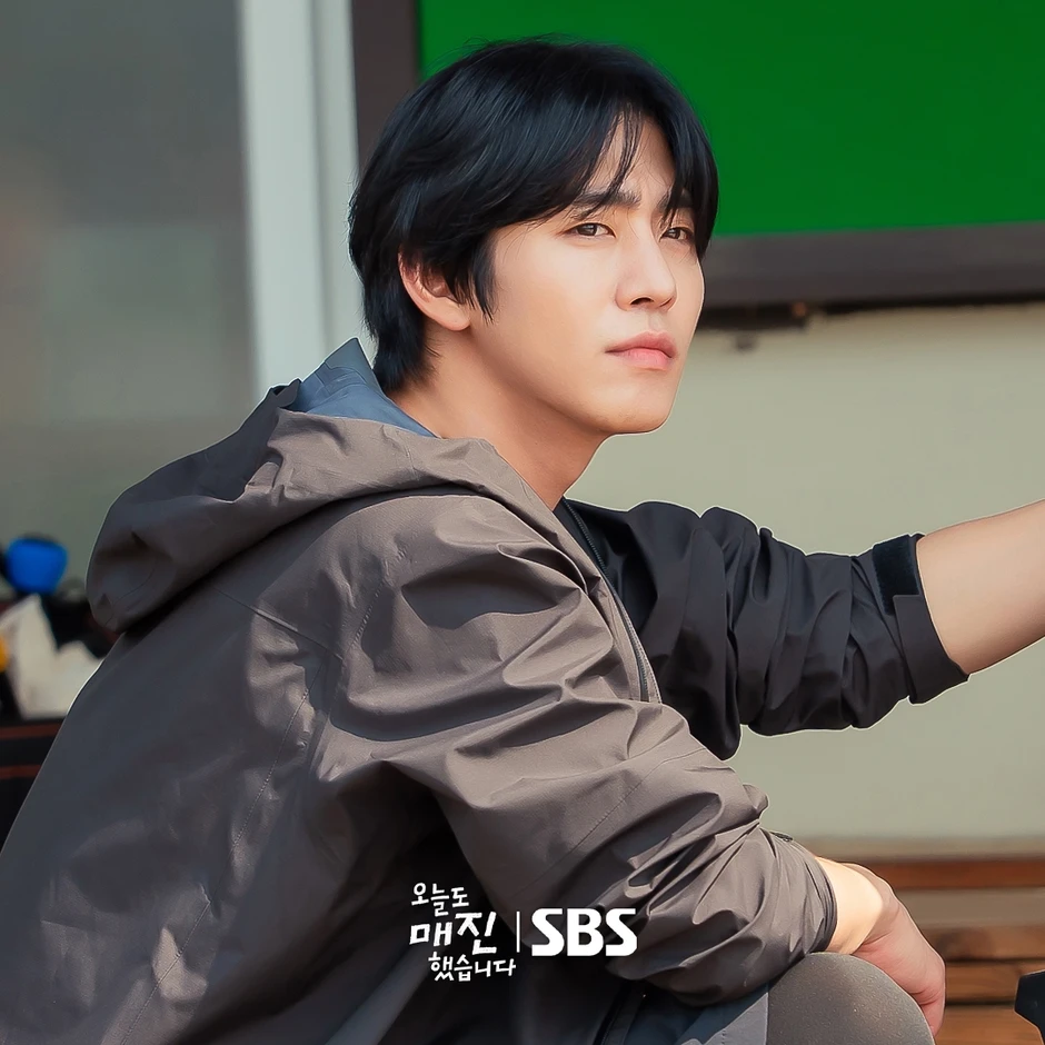 Ahn Hyo Seop hóa anh nông dân mặt đẹp như điêu khắc Ahn Hyo Seop hóa anh nông dân mặt đẹp như điêu khắc