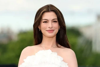 Anne Hathaway Cập Nhật The Princess Diaries 3: Kịch Bản Có Bước Đột Phá Quan Trọng