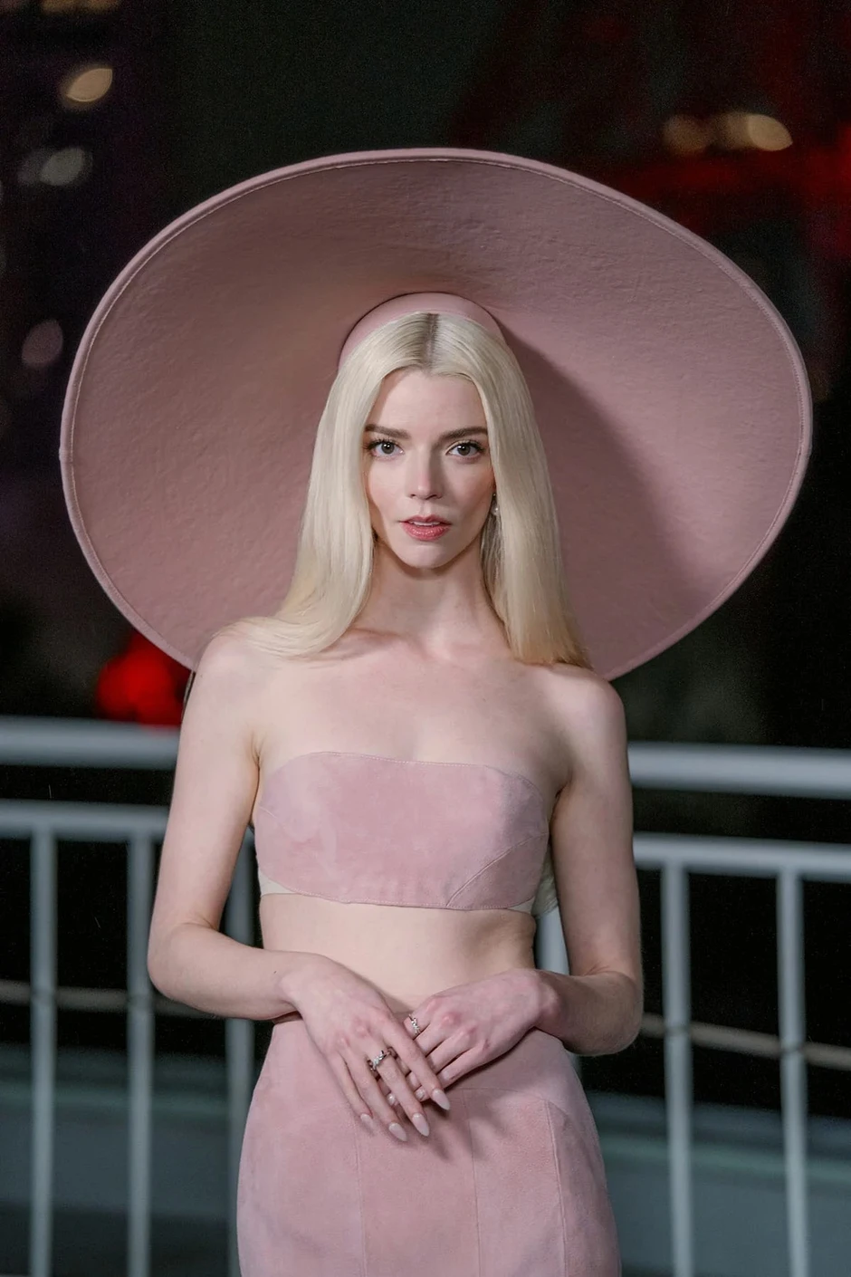 Anya Taylor-Joy là người thật hay visual nhân tạo vậy?