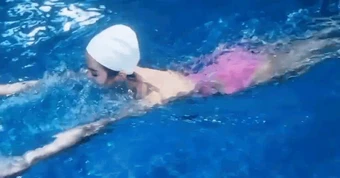 Bạch nguyệt quang đẹp nhất Trung Quốc bị chê như bộ xương khô