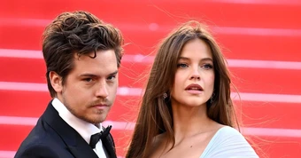 Barbara Palvin bầu vượt mặt vẫn đẹp mê ở Cannes 2026