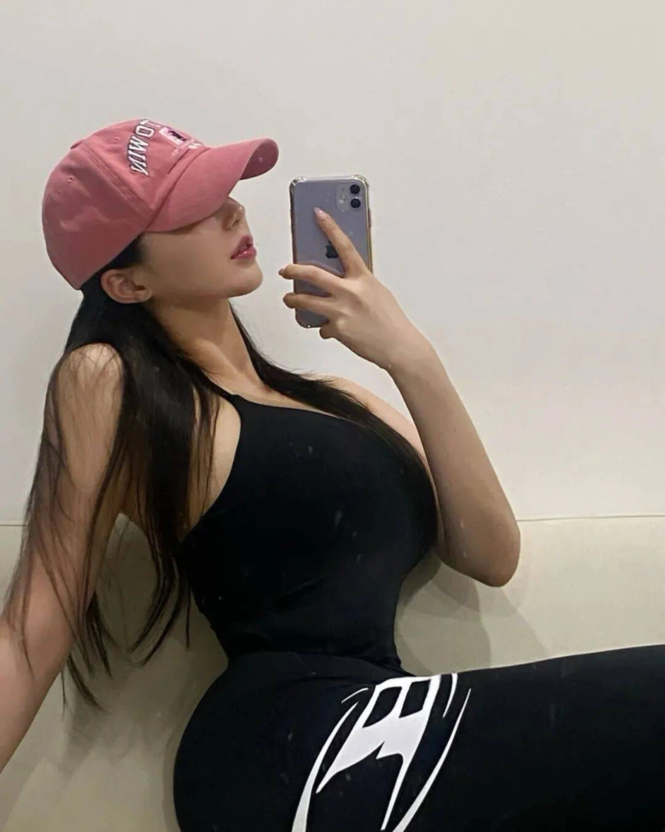 Biểu tượng "mình hạc xương mai" bị lung lay bởi hot girl sở hữu dáng quả lê tuyệt mỹ đến từ Hàn Quốc