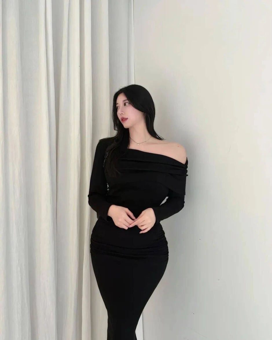 Biểu tượng "mình hạc xương mai" bị lung lay bởi hot girl sở hữu dáng quả lê tuyệt mỹ đến từ Hàn Quốc