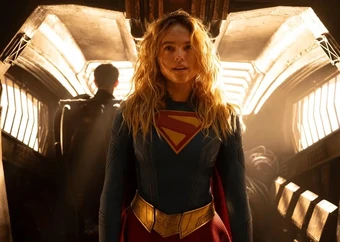 Bom tấn Supergirl gây sốc khi sáng tạo 6 ngôn ngữ mới và chế tạo cả xe tăng thật để ghi hình