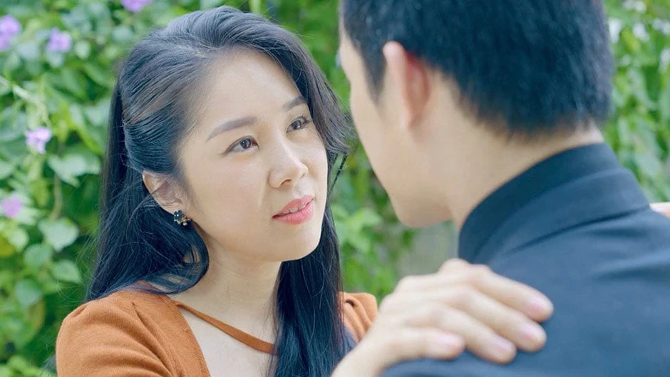 Bóng Ma Hạnh Phúc náo loạn hot search
