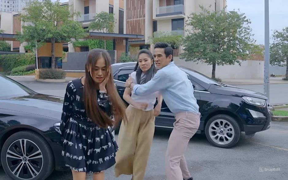 Bóng Ma Hạnh Phúc xài chùa ảnh cưới của cặp đôi nổi tiếng Bóng Ma Hạnh Phúc xài chùa ảnh cưới của cặp đôi nổi tiếng