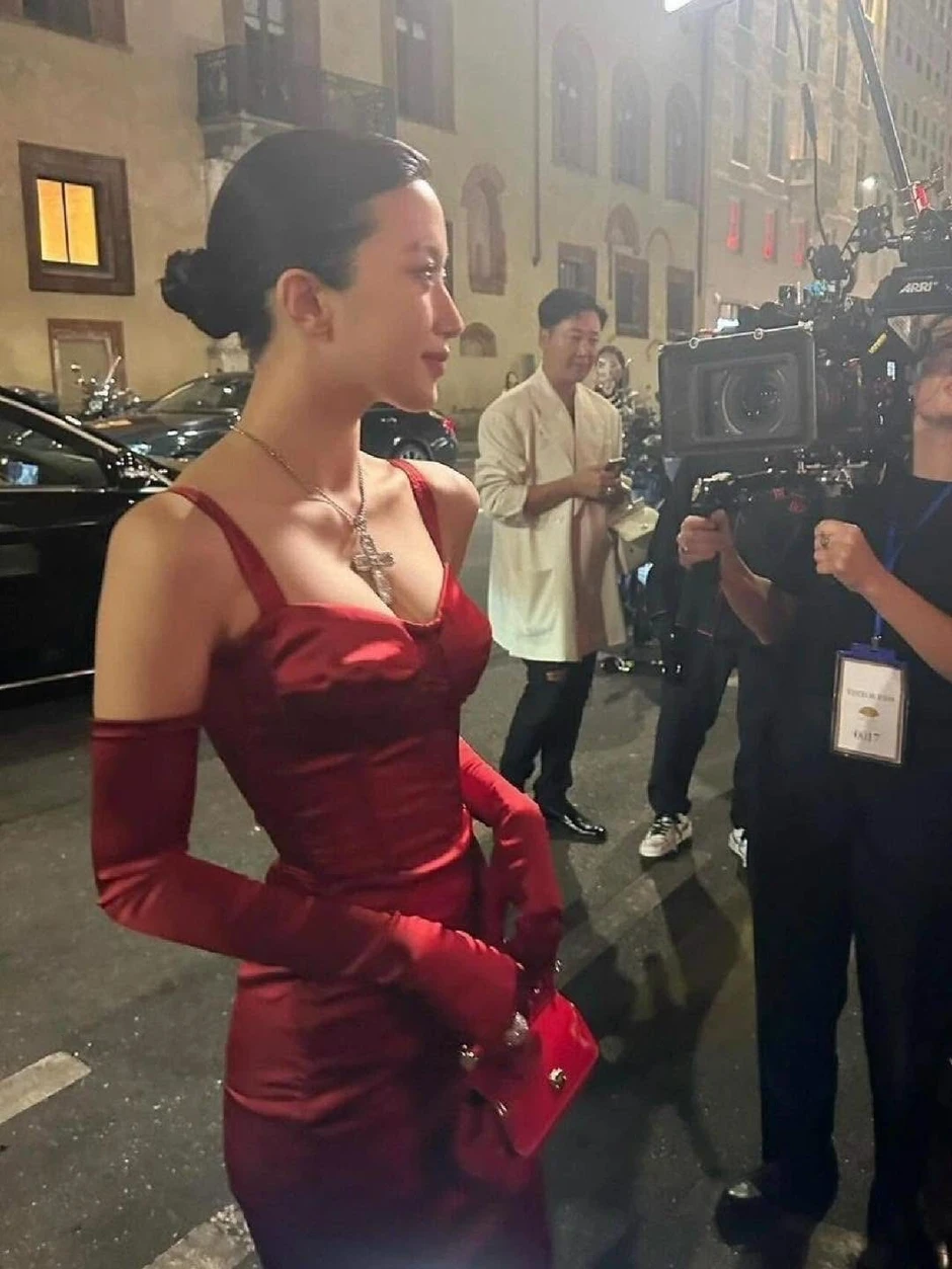 Bức hình chứng minh "siêu body" của mỹ nhân từng vượt mặt Son Ye Jin Bức hình chứng minh "siêu body" của mỹ nhân từng vượt mặt Son Ye Jin