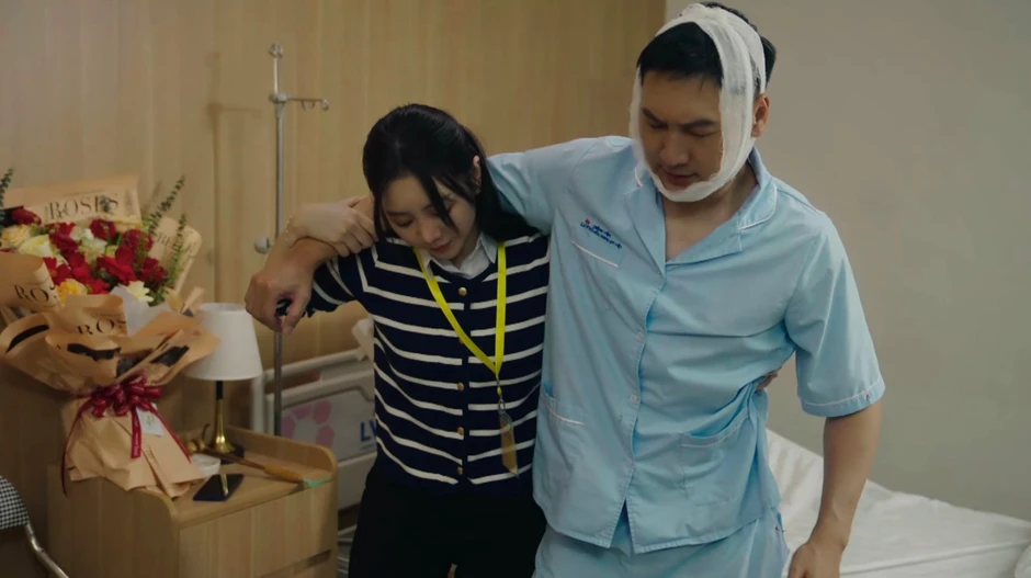 Bước Chân Vào Đời có dàn diễn viên thi nhau nhập viện