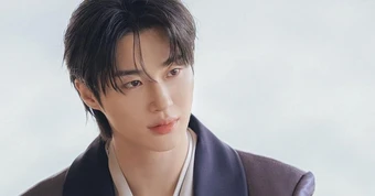 Byeon Woo Seok dành 2 năm để đi thụt lùi