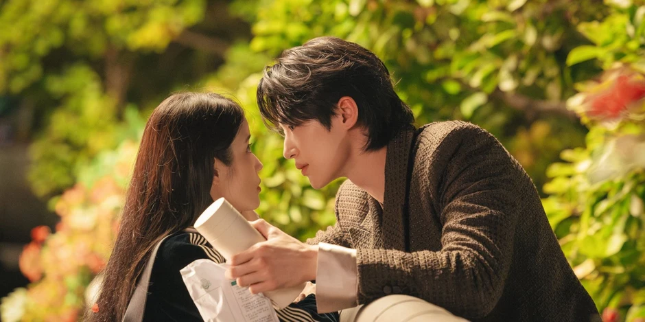 Byeon Woo Seok tỏa sáng với khí chất vương tôn quý tộc nổi bật