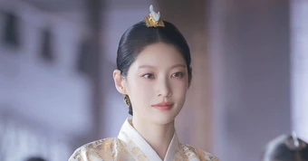 Cả đời xem phim Hàn mới thấy Thái hậu đẹp như Gong Seung Yeon
