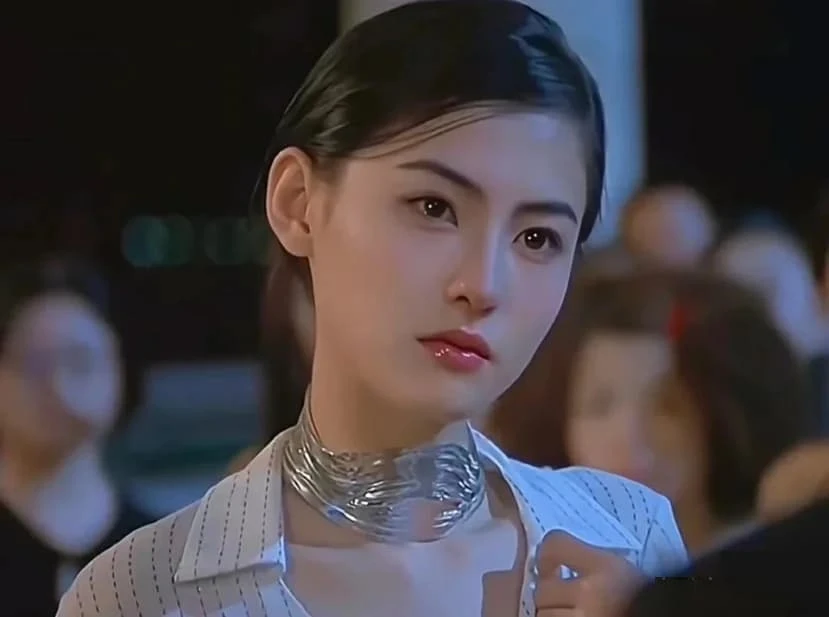 Cảnh nóng đầu tiên của Trương Bá Chi bạo đến mức nào mà khiến một phim bom tấn hot trở lại sau 21 năm