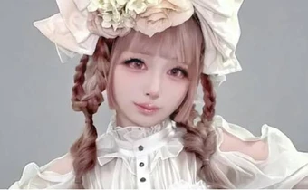 Câu chuyện đầy cảm động của "thiếu nữ U50" khiến cộng đồng mạng ngỡ ngàng