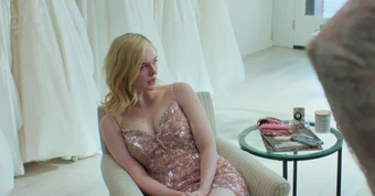 Chỉ cần Elle Fanning đóng phim 18+ thì cả thế giới phải chịu thua