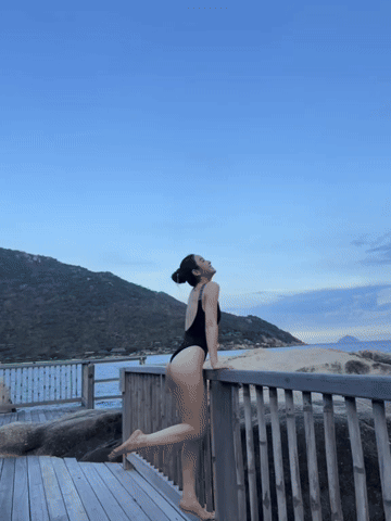 Chu Thanh Huyền trắng phát sáng khi gia nhập đường đua bikini hè, vóc dáng nóng bỏng bên Quang Hải