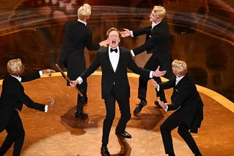 Conan O’Brien Tiếp Tục Dẫn Oscar 2027, Đánh Dấu Năm Thứ Ba Liên Tiếp