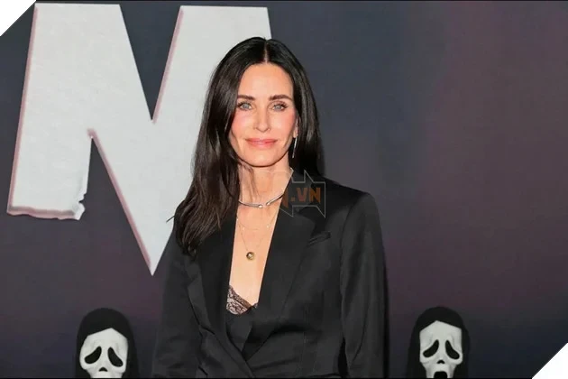 Courteney Cox Muốn Đạo Diễn Scream 8 Vì Không Ai Khác Hiểu Câu Chuyện Này Hơn