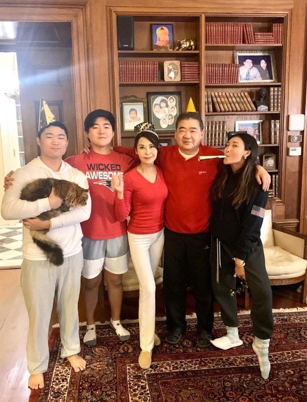 Cuộc đời của "nữ hoàng phim nóng" cởi đồ để nổi tiếng rồi mặc lại để trở thành ảnh hậu