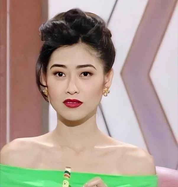 Cuộc đời của "nữ hoàng phim nóng" cởi đồ để nổi tiếng rồi mặc lại để trở thành ảnh hậu
