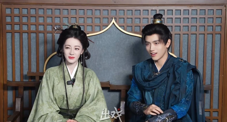 Địch Lệ Nhiệt Ba - Trần Phi Vũ nhìn giống dì cháu