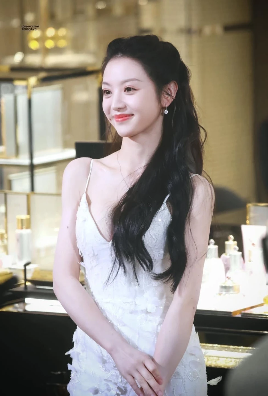 Điền Hi Vi dùng nhan sắc vạn người mê để hồi sinh sự nghiệp Điền Hi Vi dùng nhan sắc vạn người mê để hồi sinh sự nghiệp