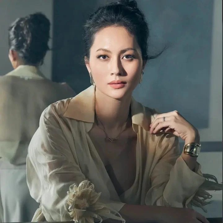 Đỗ Thị Hải Yến như Hoàng hậu bước ra từ lịch sử