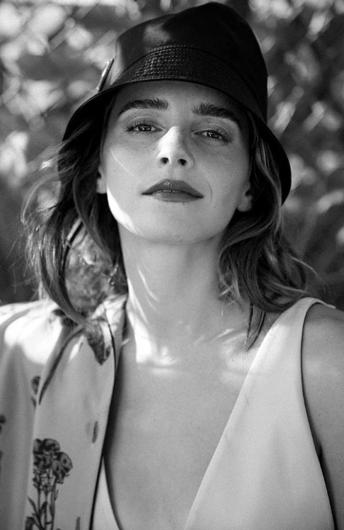 Đóa hồng Anh Emma Watson lột xác ngoạn mục sau 25 năm kể từ Harry Potter Đóa hồng Anh Emma Watson lột xác ngoạn mục sau 25 năm kể từ Harry Potter
