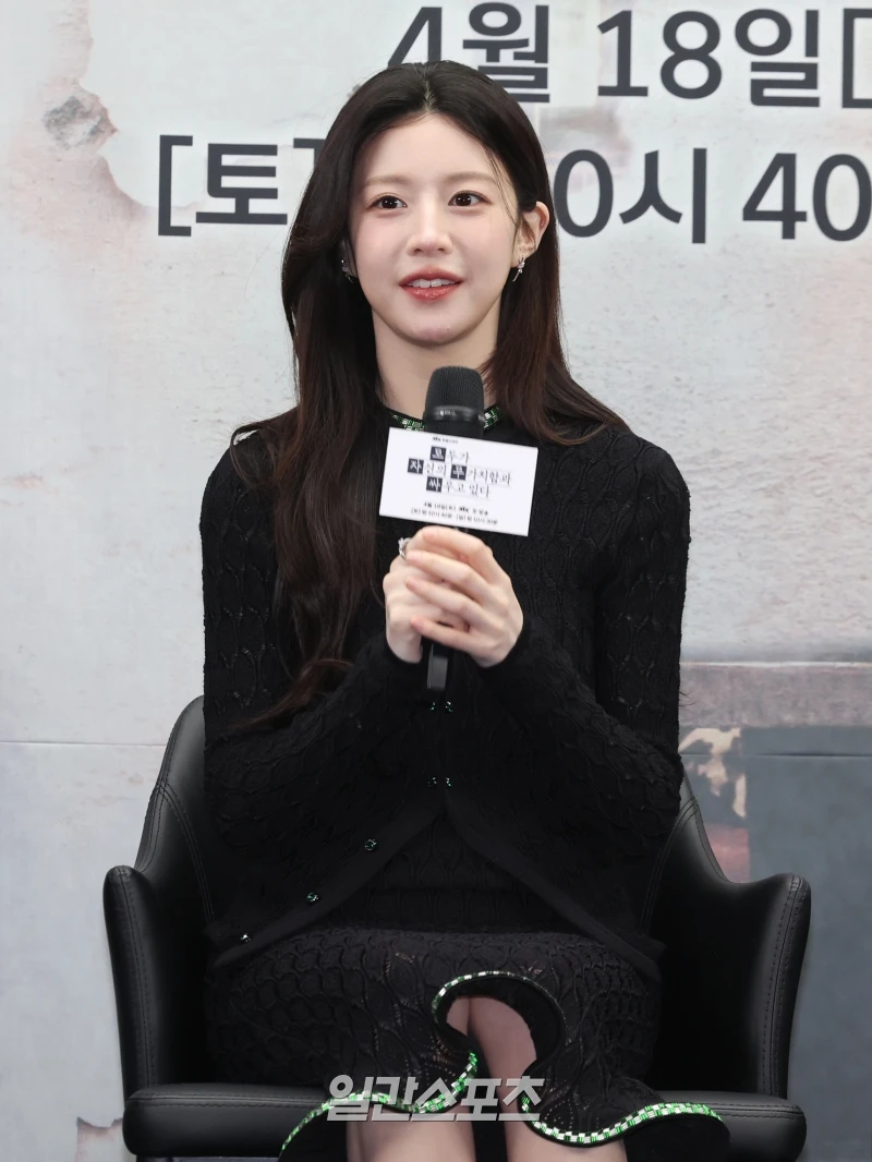 Go Youn Jung mang gương mặt định hình thẩm mỹ cả Hàn Quốc Go Youn Jung mang gương mặt định hình thẩm mỹ cả Hàn Quốc
