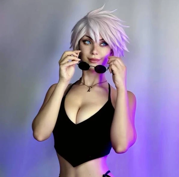 Gojo Satoru phiên bản nữ đầy cuốn hút, cosplay nóng bỏng
